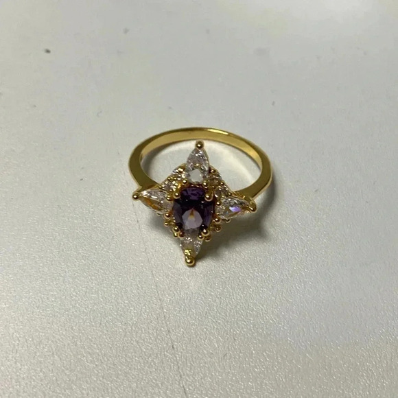 Gold Plated with Amethyst purple coloured middle stone ring - size 6 - Picture 5 of 5